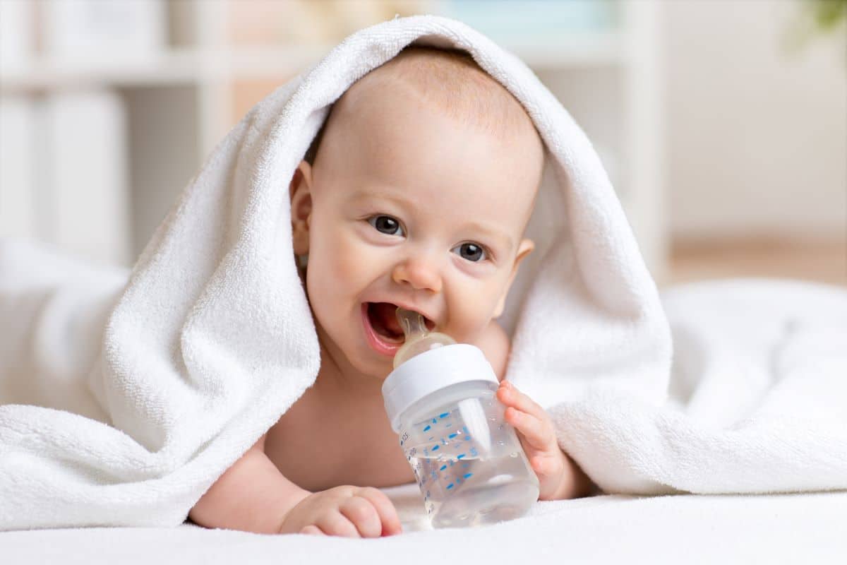 dürfen babys wasser trinken